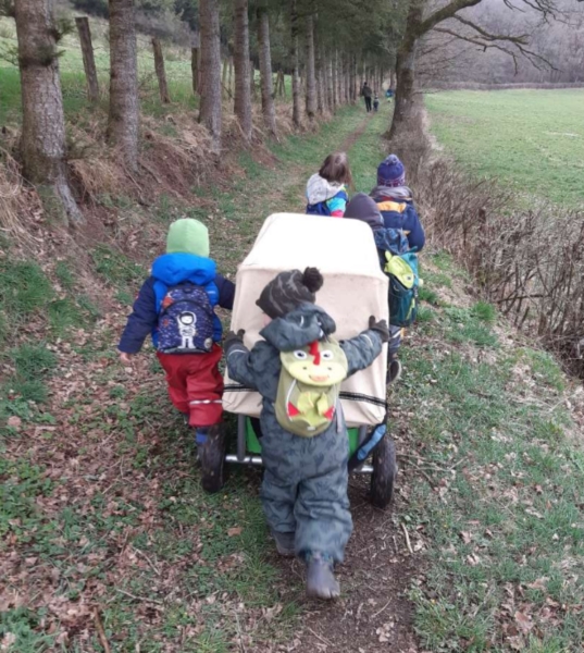 Image 1 : Crèche et foyer de jour enfant à Erpeldange-sur-Sûre : Kannerhaus Wooltz Asbl - Mini-Crèche Bëschmais Erpeldange
