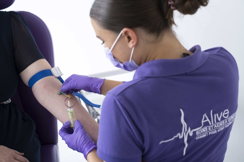 Image 3 : Infirmière privée et garde-malade à Windhof : Alive Soins et Aides à Domicile